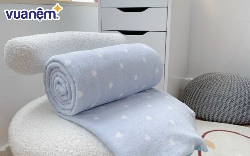 Chăn bông tuyết phù hợp với nhiều không gian phòng