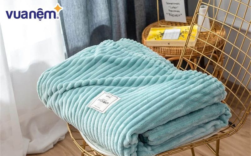 Chăn lông cừu đa dạng mẫu mã, màu sắc đáp ứng được hết nhu cầu của khách hàng