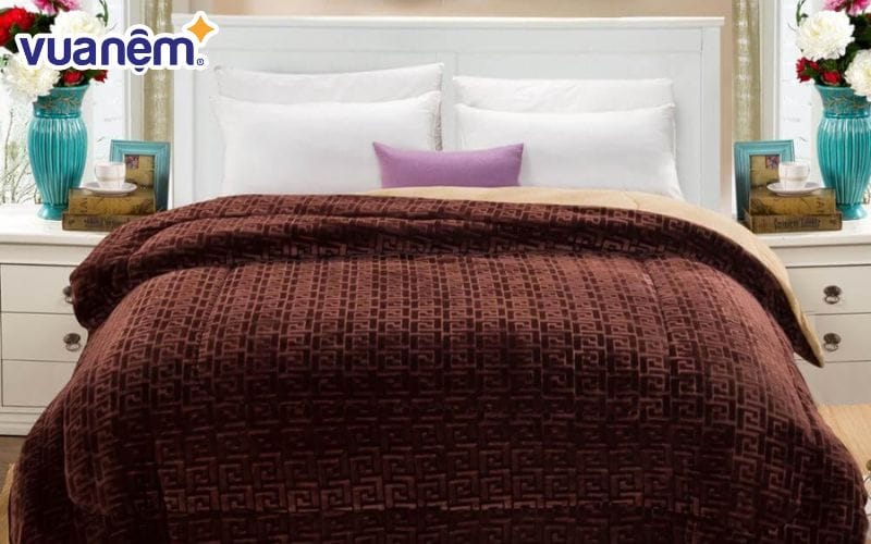 Chăn lông cừu Ruby Nanara có độ êm ái, mềm mại vượt trội