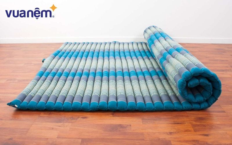 Tấm trải sàn luôn tạo cảm giác mát mẻ và thoải mái cho bạn khi ngủ trưa