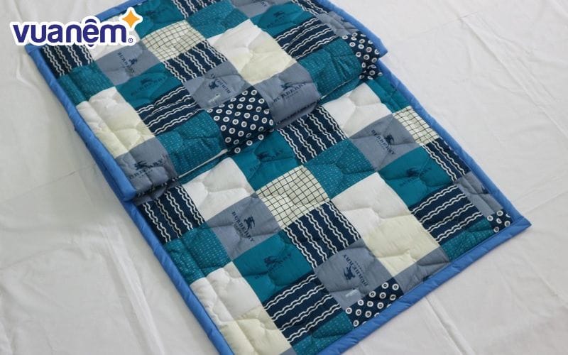 Đệm ngủ trưa văn phòng trải thẳng