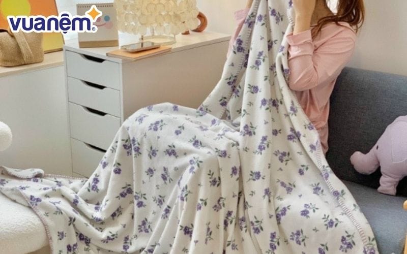 Chọn chăn phù hợp với thời tiết sẽ giúp nó phát huy tối đa công dụng