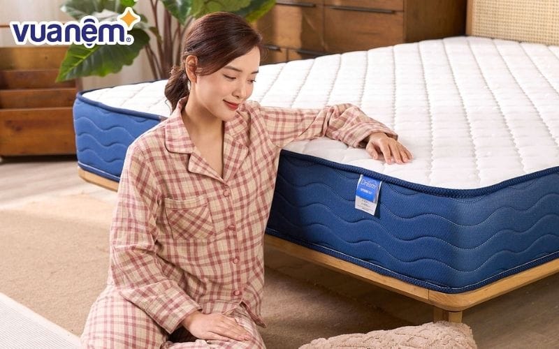 Vị trí kê giường hợp lý sẽ giúp không gian phòng ngủ trở nên cân bằng, dễ chịu hơn