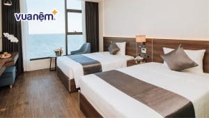 Tại sao khách sạn không có gối ôm? Khám phá sự thật bất ngờ