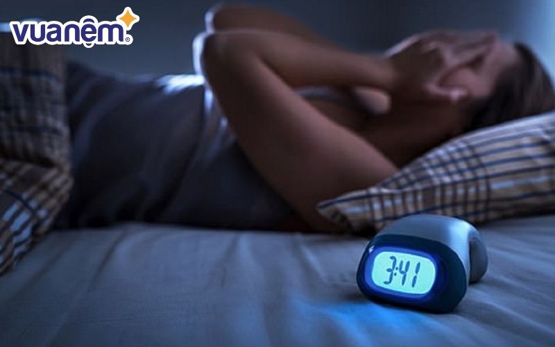 Biểu hiện thường gặp của chứng mất ngủ ở người trẻ tuổi