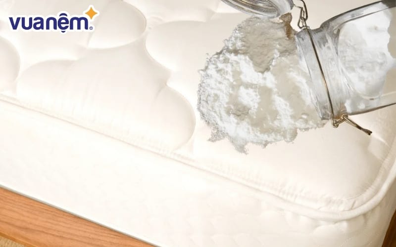 Baking Soda luôn giúp khử mùi nôn ói trên nệm một cách nhanh chóng, hiệu quả