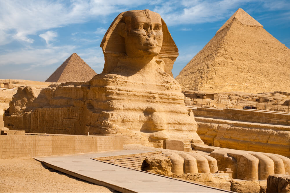 Các nhà khoa học tranh cãi về sự tồn tại của tượng Nhân sư khổng lồ gần Đại kim  tự tháp Giza