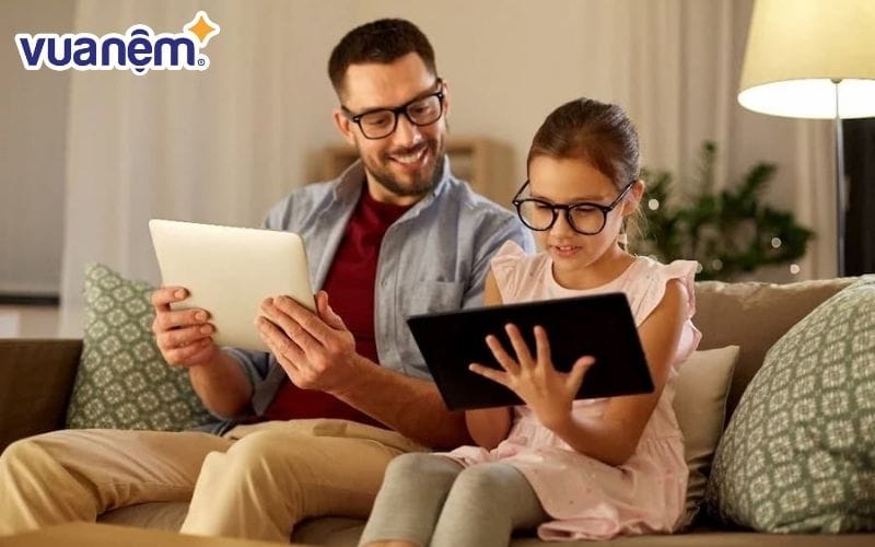 Kính chắn ánh sáng xanh có tròng kính đặc biệt giúp chặn ánh sáng xanh đi vào mắt