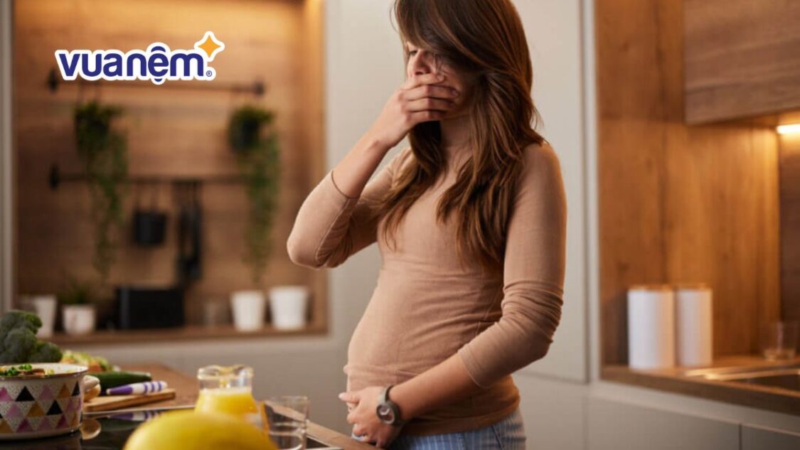 Mẹ bầu có nên để bụng đói đi ngủ? Có nên ăn khuya muộn không?