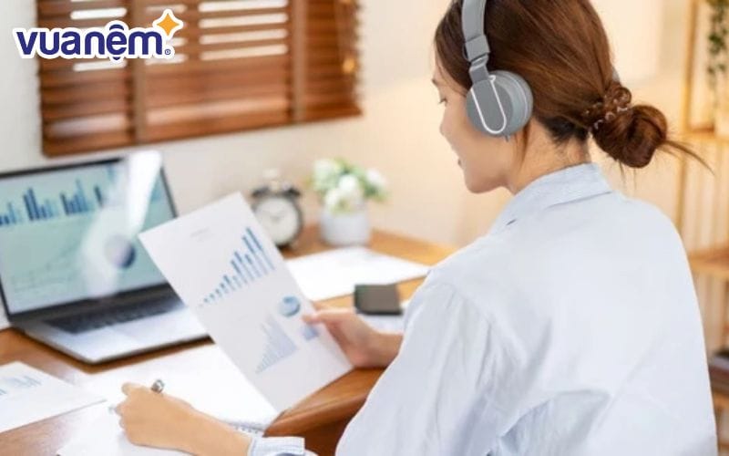 Để tăng sự tập trung, bạn nên nghe nhạc lo-fi hoặc nhạc không lời.