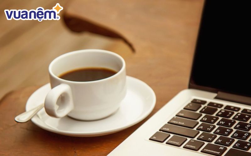 Uống cafe sớm trong ngày làm việc là cách tốt nhất để bạn chống lại sự mệt mỏi