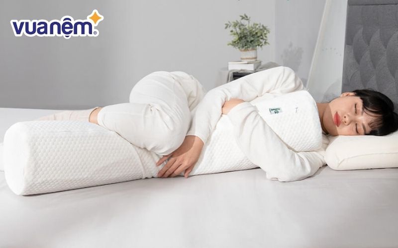 Mua gối ôm tiêu chuẩn khách sạn tại Vua Nệm