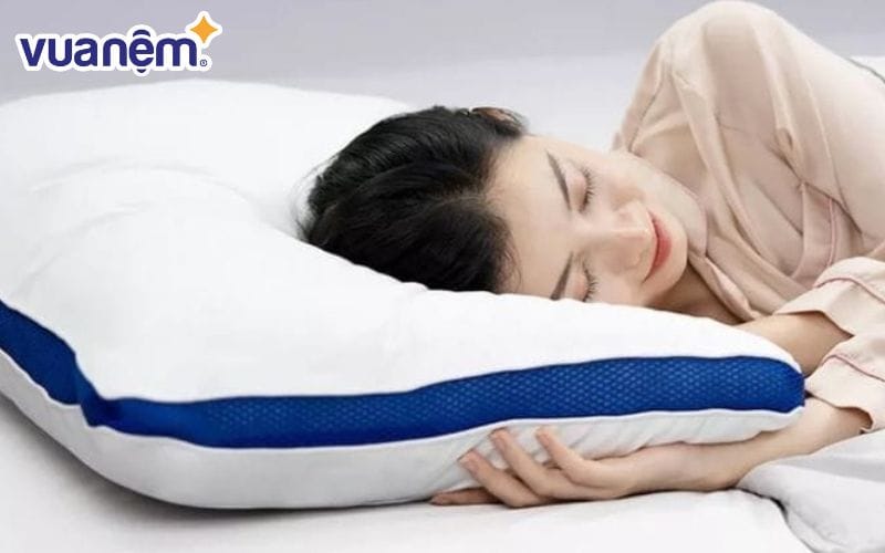 Tùy thuộc vào tư thế ngủ của bạn mà lựa chọn được độ cứng mềm gối phù hợp.