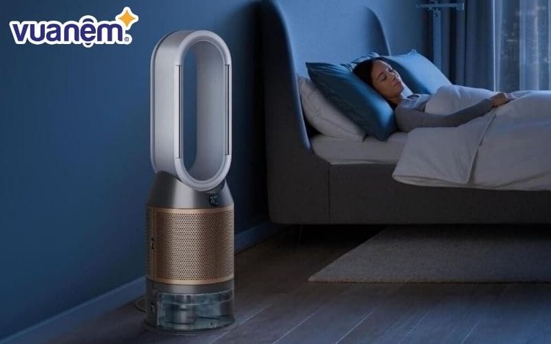 Máy lọc không khí sẽ giúp loại bỏ hiệu quả bụi mịn, vi khuẩn trong phòng ngủ.
