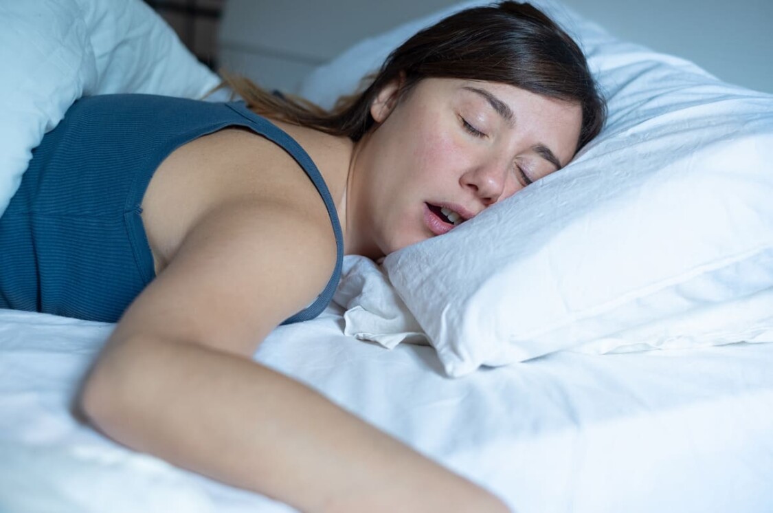 Thói quen thở bằng miệng gây chảy nước miếng khi ngủ