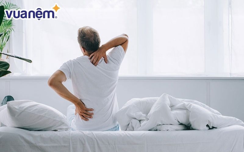 Chọn loại gối phù hợp với tư thế ngủ giúp làm giảm đau lưng