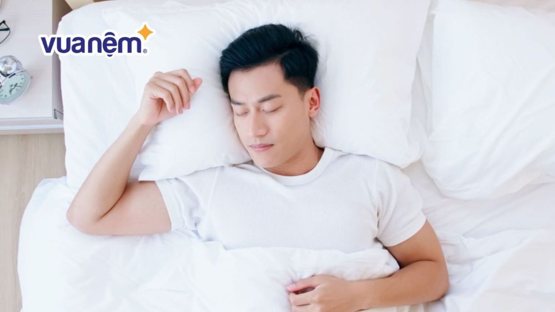 3 tư thế ngủ chữa gù lưng hiệu quả, dễ thực hiện