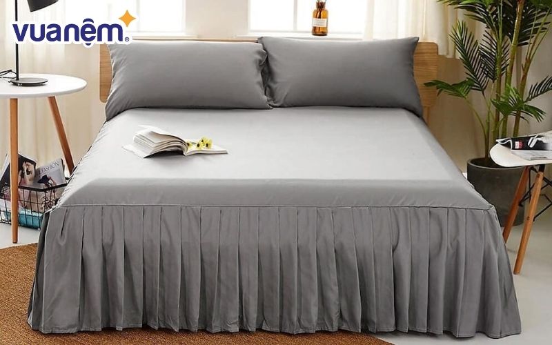 Váy giường là một phụ kiện trang trí thiết yếu được sử dụng trong phòng ngủ
