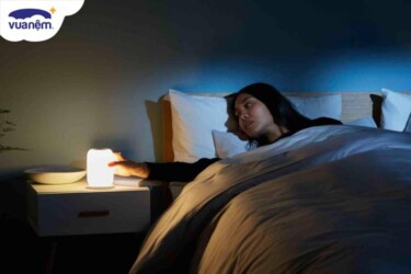 Bật đèn khi ngủ có gây nguy hiểm