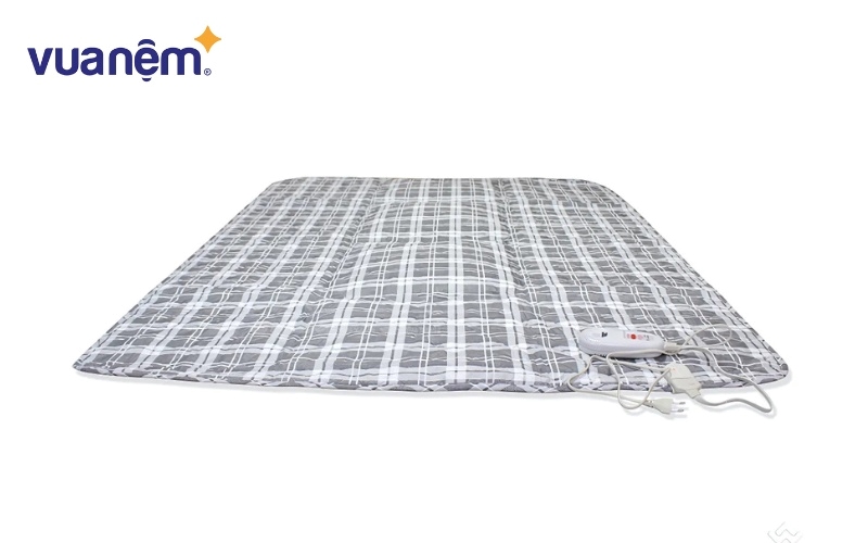 Hệ thống sợi dây nhiệt siêu nhỏ được phân bố đều dưới lớp vải để tỏa nhiệt nhanh chóng nhưng không gây cộm khi nằm lên