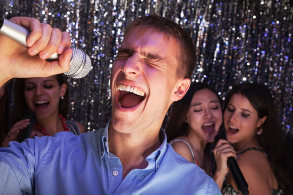 chọn bài hát karaoke cho nam phù hợp