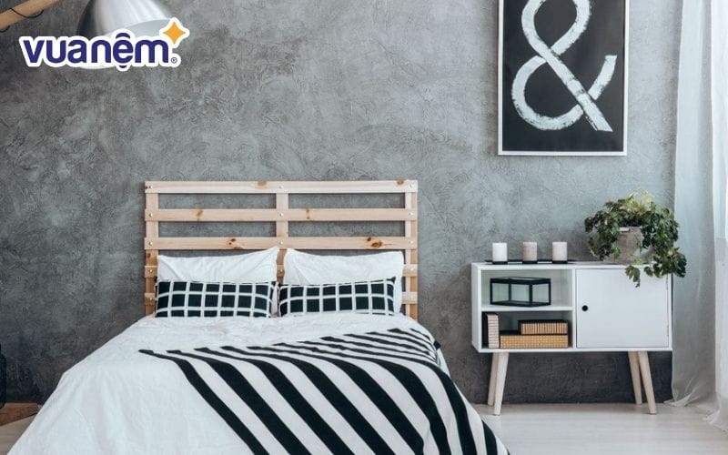 Coverlet có thiết kế mỏng nhẹ dùng để trang trí là chính