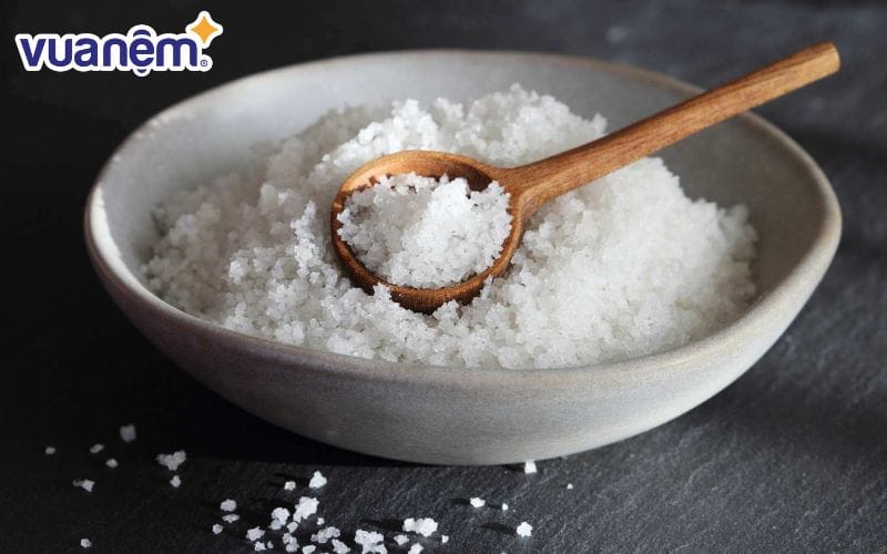 Đặt 2 hũ gạo và muối ở dưới gầm giường giúp sớm đón tin vui cho các cặp vợ chồng