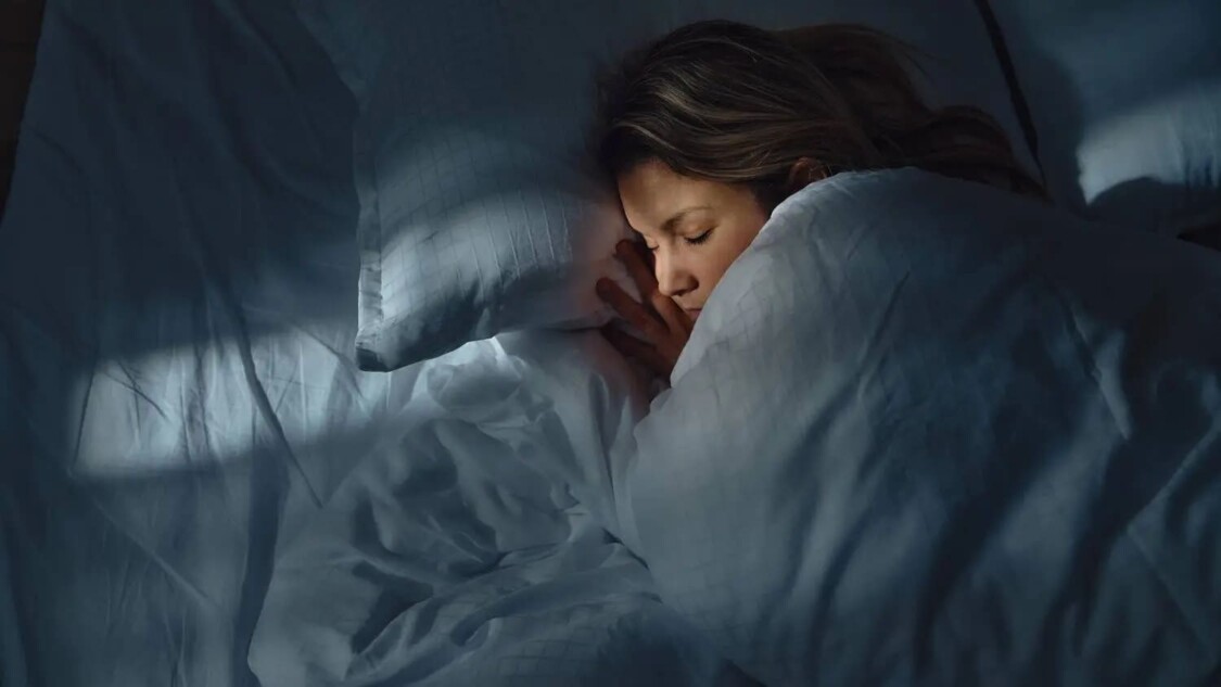 Đi ngủ sớm hơn lịch trình ngủ thông thường 