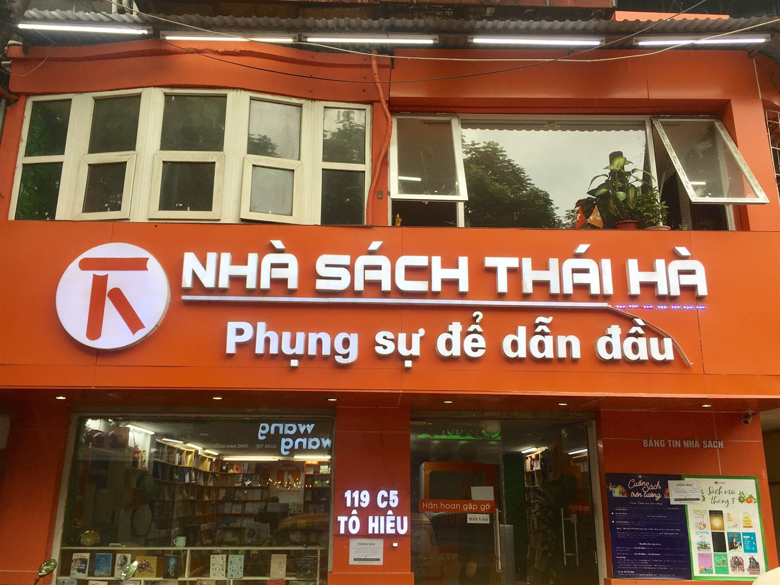 những nhà sách ở hà nội