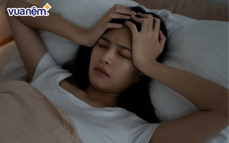 Thiếu ngủ làm gián đoạn giấc ngủ sâu và REM