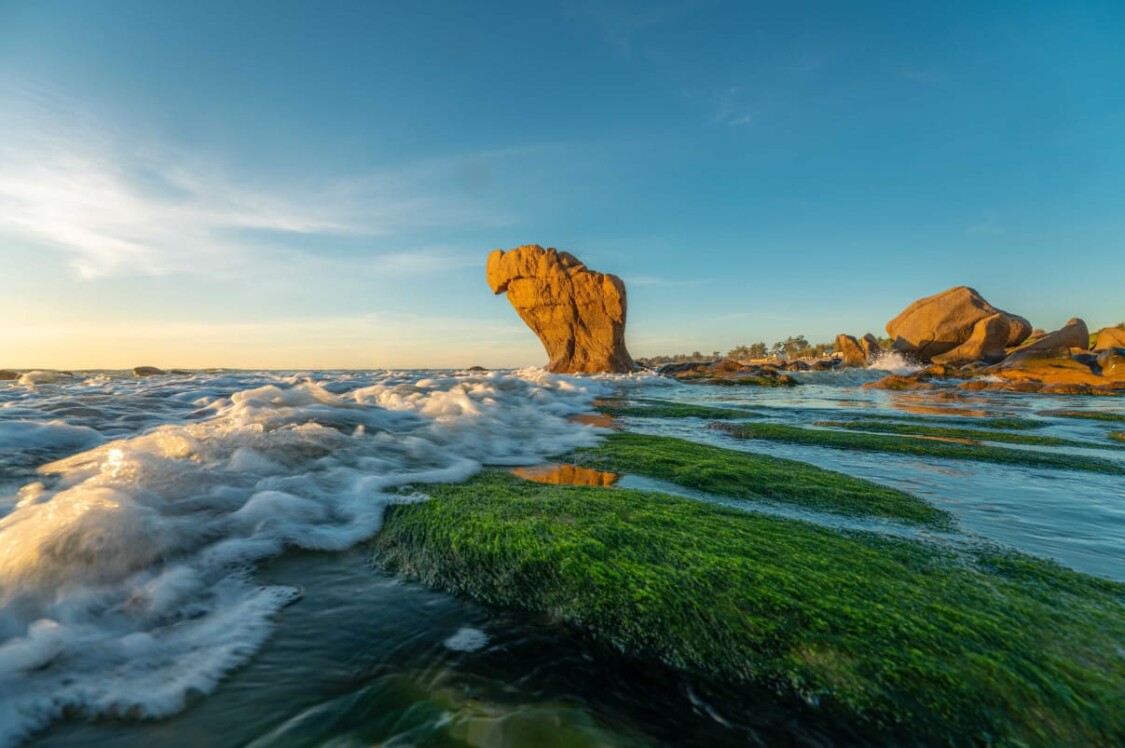 bãi biển đẹp nhất Việt Nam bãi cổ thạch