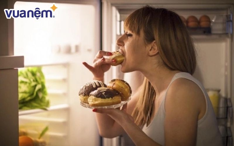 Bạn không nên ăn những món có nhiều đường trước khi ngủ