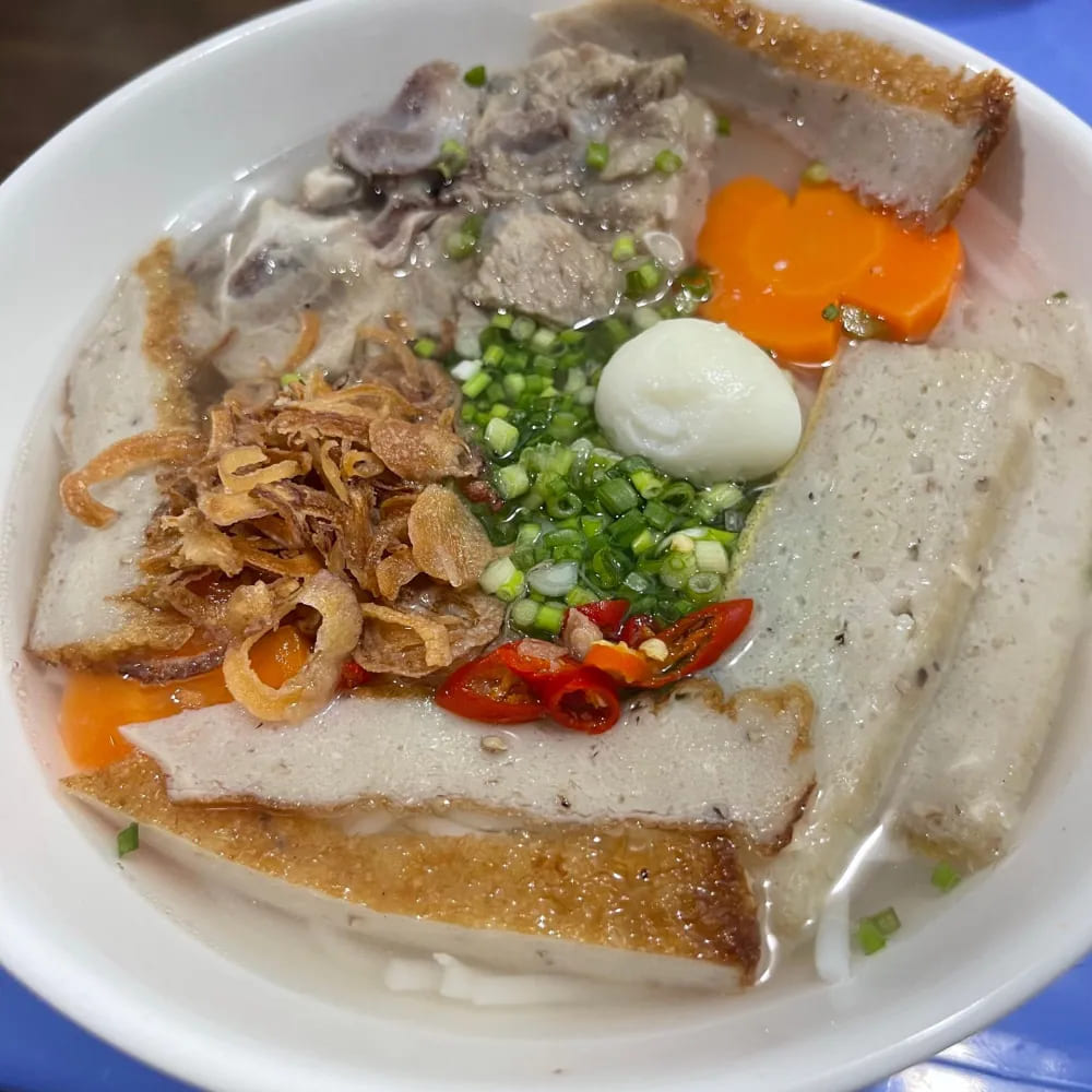 Bánh canh chả cá Lagi