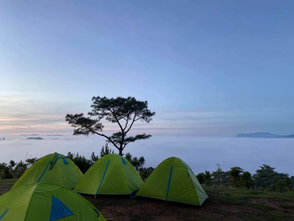 Camping trên đỉnh Langbiang là trải nghiệm tuyệt vời