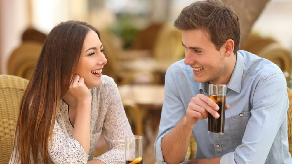 Cùng nhau đi ăn uống cũng là địa điểm hẹn hò lý tưởng 
