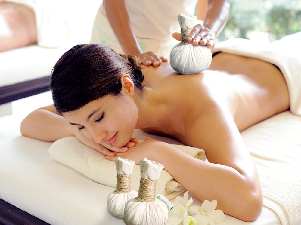 Massage spa body thảo dược 