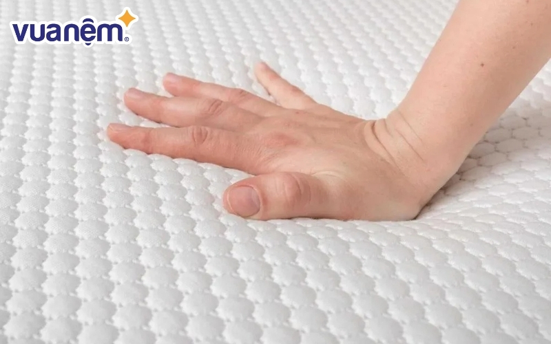 Đệm cách ly chuyển động là tiêu chí hàng đầu khi mua đệm cho phòng ngủ.