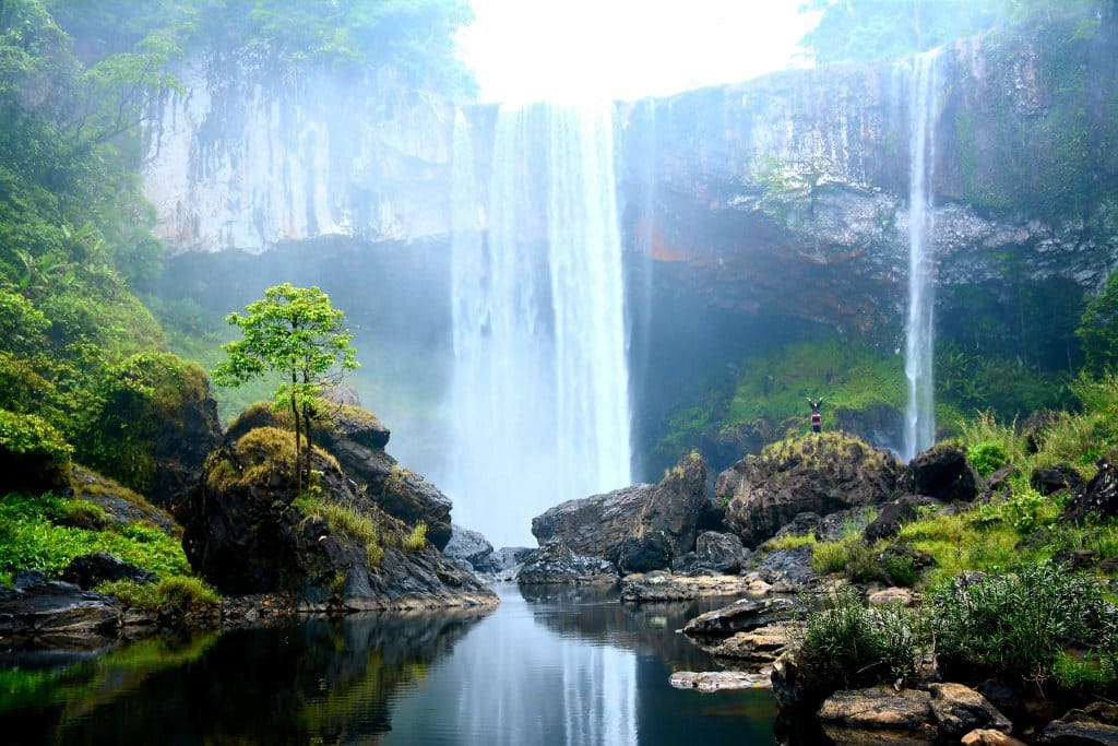 Khung cảnh thiên nhiên thơ mộng của thác K50