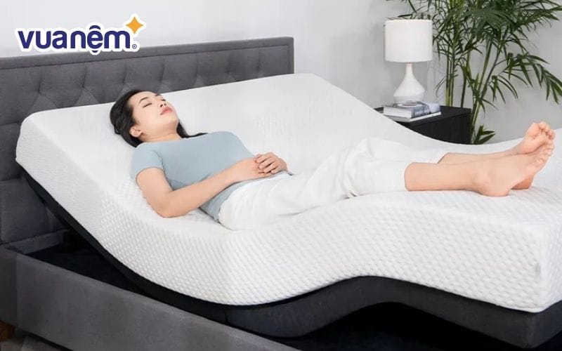 Ngủ trong tư thế không trọng lực trên giường điều chỉnh SleepTek 2.0