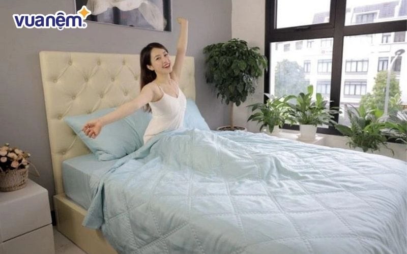 Không đắp chăn quá dày gây bí bách