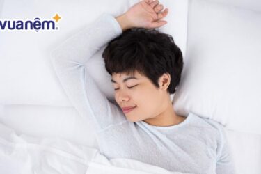 tư thế ngủ ngăn nếp nhăn