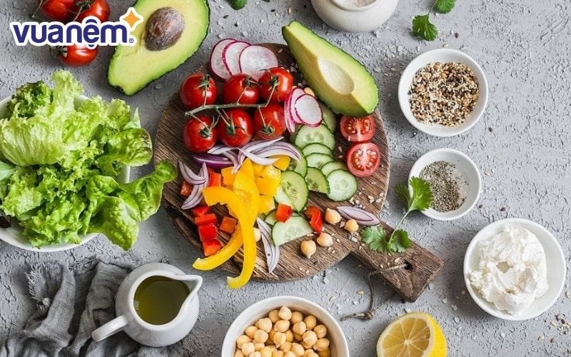 Xây dựng chế độ ăn uống khoa học và đầy đủ chất