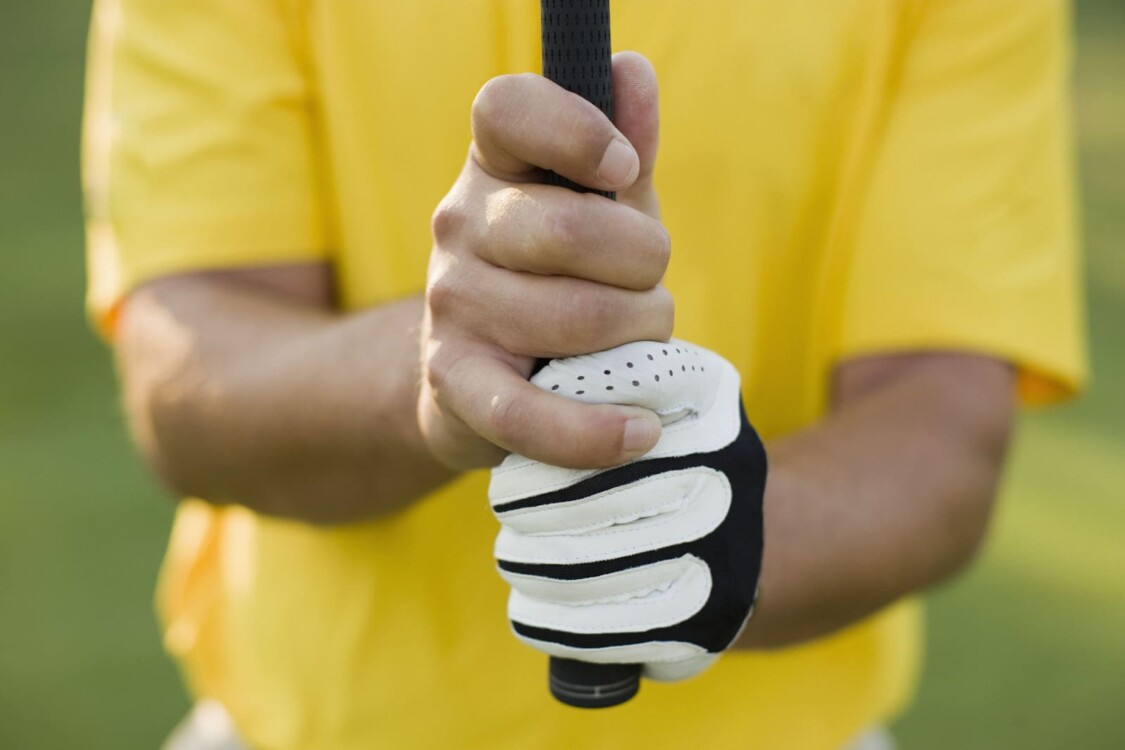 Cách cầm gậy golf truyền thống