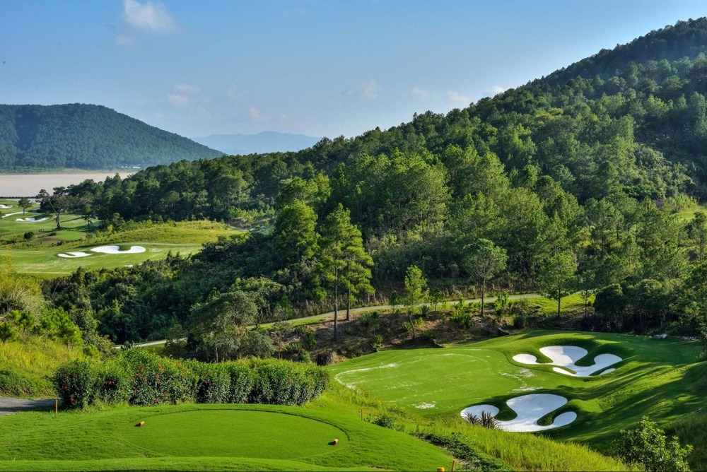 đặt sân golf bắc giang