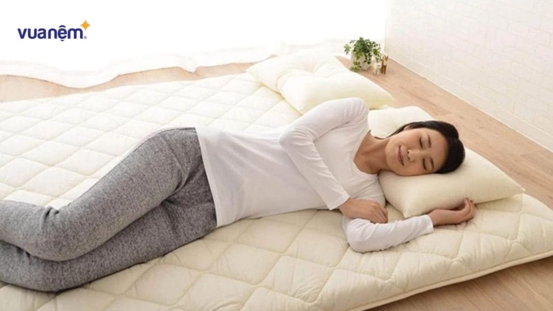 Đau vai nên nằm ngủ thế nào