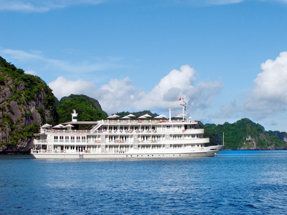 Du thuyền Paradise Cruise sang trọng và xa hoa