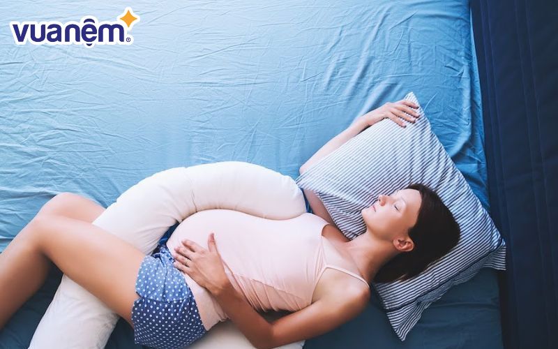 Phụ nữ mang thai nằm nệm bông ép sẽ hạn chế các cơn đau nhức cơ thể