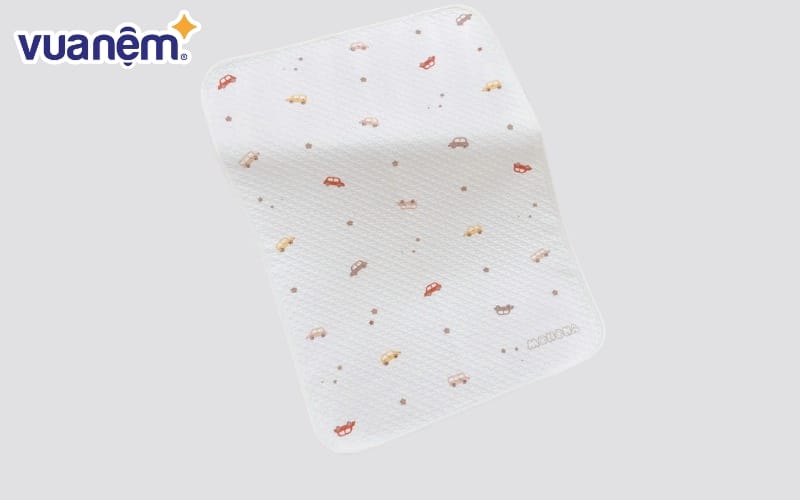 Cách giặt và bảo quản đúng chuẩn không chỉ giúp tấm lót luôn sạch sẽ mà còn duy trì khả năng chống thấm