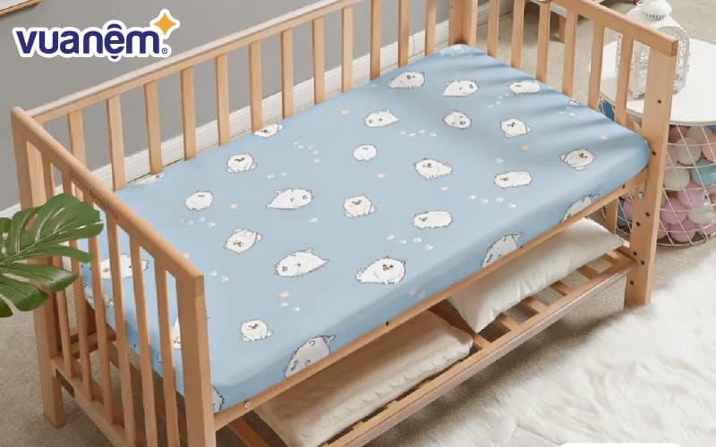 Tấm lót chống thấm là một sản phẩm được sản xuất nhằm mục đích bảo vệ giường ngủ