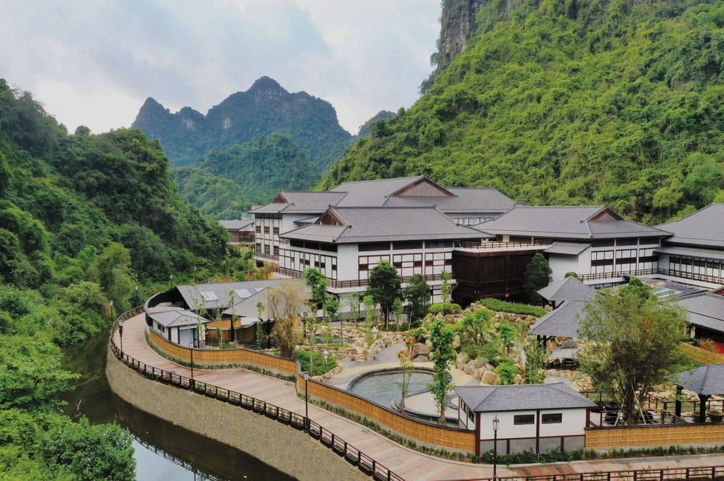 Suối khoáng nóng Yoko Onsen Quang Hanh